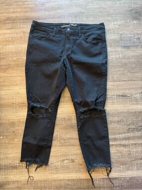 Universal Thread Distressed Mid-Rise Skinny Black Jeans
